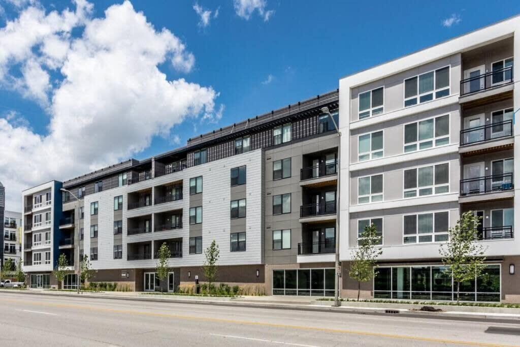 Mid-Century Modern Studio Cozysuites Downtown Indianapolis Exterior foto